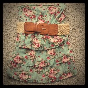 Floral strapless top with belt